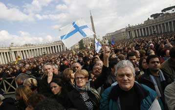 Αντιδράσεις συναντούν τα σχέδια εκταφής του Πατέρα Πίου για λαϊκό προσκύνημα