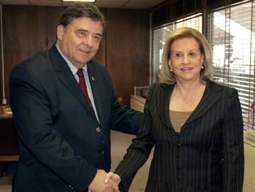 Με τον Γ.Καρατζαφέρη η πρώτη συνάντηση Πετραλιά για το Ασφαλιστικό