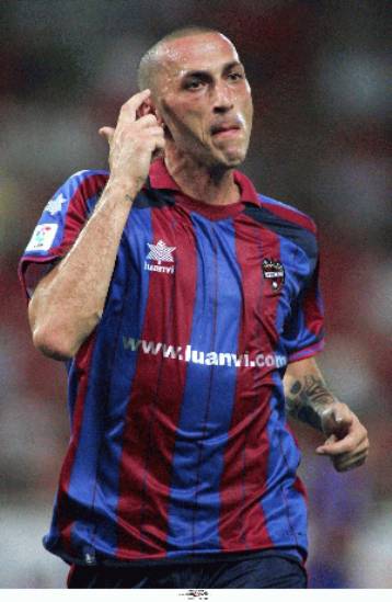 Στη Ρετζίνα υπέγραψε ο Τσιρίλο, το καλοκαίρι θα… φλερτάρει ξανά με ΠΑΟΚ