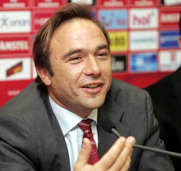 Νίκη επί του «αιωνίου» για την κορυφή και το γόητρο, λέει ο Π. Κόκκαλης