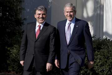 Υπέρ της ένταξης της Τουρκίας στην ΕΕ εμφανίζεται ο Τζ.Μπους