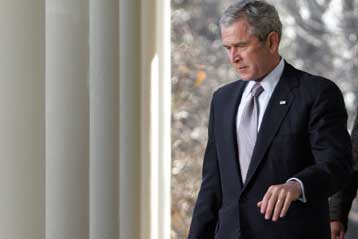 Με διπλό στόχο ξεκινά την Τετάρτη η περιοδεία του Τζορτζ Μπους στη Μέση Ανατολή