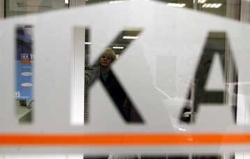 Έντονες αντιδράσεις για «νόμιμη εισφοροδιαφυγή» στο ΙΚΑ με προσλήψεις 330 συμβασιούχων