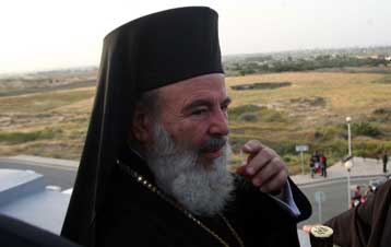 Δύσκολες ώρες για τον αρχιεπίσκοπο Χριστόδουλο