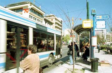 Ελλείψεις λεωφορείων, λιγότερα δρομολόγια σε Αθήνα και Θεσσαλονίκη