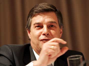 Οι ελληνικές τράπεζες δεν θα επηρεαστούν από τη διεθνή κρίση, υποστηρίζει ο Τ.Αράπογλου