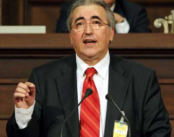 Oργή της ΓΣΕΕ για τις δηλώσεις Αλογοσκούφη περί συγκρατημένων αυξήσεων μισθών