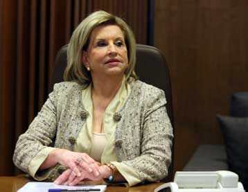 Μέτρα υπέρ μητέρων «κρατά» η Φ.Πετραλιά στη συνάντησή της με την ΓΣΕΕ