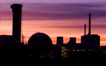 Η Βρετανία εγκρίνει την κατασκευή νέων πυρηνικών σταθμών