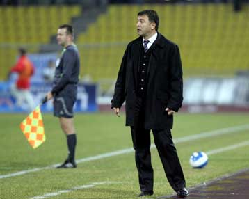 Εμείς θα μιλήσουμε μέσα στο γήπεδο, η απάντηση του Λεμονή