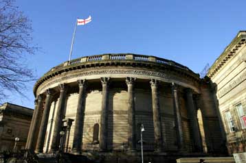 Πολυάριθμες οι εκδηλώσεις στο Λίβερπουλ, νέα Πολιτιστική Πρωτεύουσα της Ευρώπης