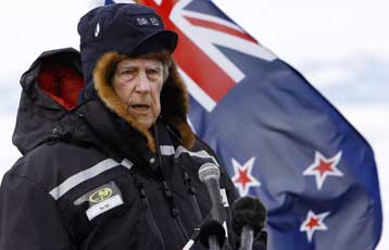 Έφυγε από τη ζωή ο πρώτος κατακτητής του Έβερεστ, σερ Έντμουντ Χίλαρι