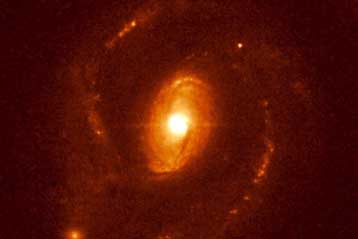 Υπέρβαρη μαύρη τρύπα καταρρίπτει κάθε ρεκόρ μάζας