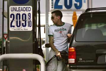 Αυξήθηκε το εμπορικό έλλειμμα των ΗΠΑ λόγω της αυξημένης τιμής του πετρελαίου