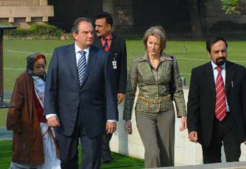 Επίσκεψη Καραμανλή στο Ταζ Μαχάλ