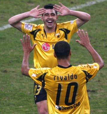 Πεντάρα… βάσαλμο για την ΑΕΚ παρά τις αποδοκιμασίες, σίφουνας στην πλατεία ο Αρης,