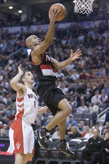 Ύστερα από δύο παρατάσεις κέρδισαν οι Τορόντο Ράπτορς