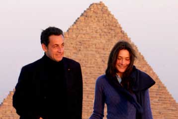 Παντρεύτηκαν μυστικά ο Ν.Σαρκοζί και η Κ.Μπρούνι υποστηρίζει γαλλική εφημερίδα