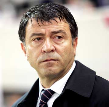 Το πάθος που δεν έδειξαν την Κυριακή ζητά από τους παίκτες του ο Λεμονής