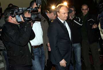 Φωτογραφίες από το ραντεβού με τον κομιστή του DVD φέρεται να επικαλέστηκε ο Γ.Ανδριανός