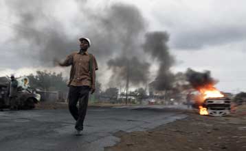 Σφαίρες και δακρυγόνα στις νέες διαδηλώσεις της αντιπολίτευσης στην Κένυα