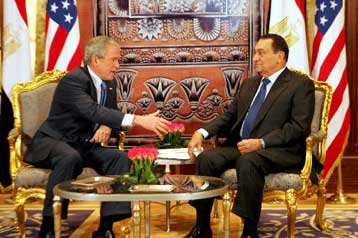 Αισιόδοξος για ειρήνη έφθασε και φεύγει από τη Μέση Ανατολή ο Μπους