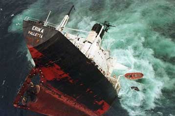 Αποζημιώσεις 192 εκατ. ευρώ για την πετρελαιοκηλίδα του Erika το 1999