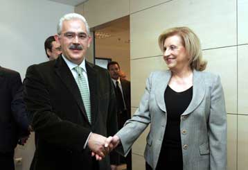 Δεν θα υπάρξει πρόβλημα στην καταβολή συντάξεων από ΟΑΕΕ, διαβεβαίωσε η Φ.Πετραλιά