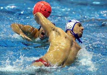 Ούτε ο Πανιώνιος δυσκόλεψε τον Ολυμπιακό, πολύτιμη νίκη της ΝΕΠ