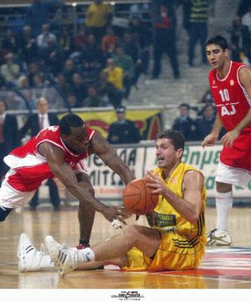 Ο… Γκαλινάρι πήρε το όπλο του και εκτέλεσε τον Αρη