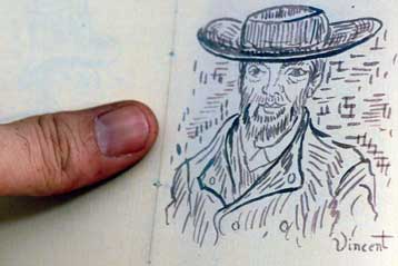 Σημειωματάριο με σχέδια του Βαν Γκογκ στα χέρια Ελληνίδας συγγραφέως