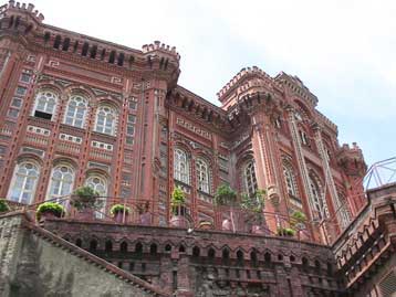 Η τουρκική Εθνοσυνέλευση επικύρωσε το νόμο για τα Βακούφια