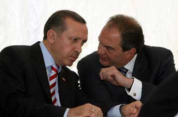 Τουρκικές προκλήσεις στο Αιγαίο εν όψει της επίσκεψης Καραμανλή