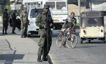 Μαίνονται οι συγκρούσεις στη Σρι Λάνκα μετά τη λήξη της εκεχειρίας