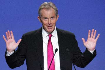 Βροντερό «όχι» από τον Ντ Εστέν σε υποψηφιότητα Μπλερ για την προεδρία της ΕΕ