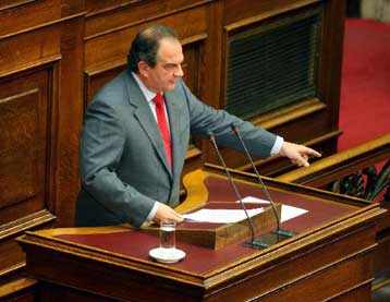 Η κυβέρνηση ούτε εκβιάζεται ούτε εκβιάζει, τόνισε ο Κ.Καραμανλής