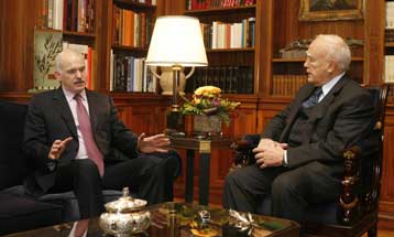 Στην κυβέρνηση η ευθύνη για τον κατήφορο του δημόσιου βίου, λέει ο Γ.Παπανδρέου