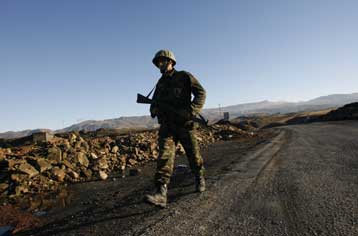 Δεκάδες στόχους του PKK έπληξε μέσα στην εβδομάδα η τουρκική αεροπορία