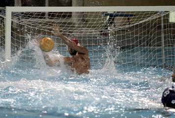 Η Βουλιαγμένη άντεξε στην αντεπίθεση της Κέρκυρας