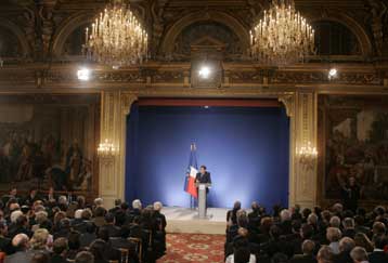 Υπέρ νέων κυρώσεων κατά του Ιράν τάσσεται ο Νικολά Σαρκοζί