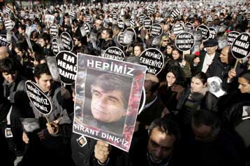Τελετή μνήμης στην Κωνσταντινούπολη για την επέτειο της δολοφονίας του Χραντ Ντινκ