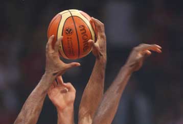 Σπουδαία νίκη του Ιωνικού Λαμίας επί του Περιστερίου, διεκόπη το Σπόρτιγκ-Ηλυσιακός