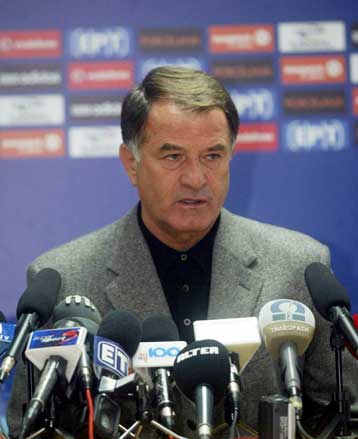 Έξω φρενών ο Μπάγεβιτς με τους παίκτες αποχώρησε από τη συνέντευξη Τύπου