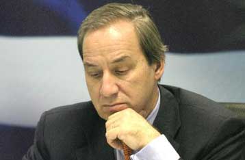 Το πολιτικό κλίμα οδηγεί σε αναβολή των δύσκολων αποφάσεων για την οικονομία