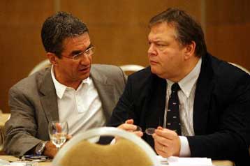 «Δεν ιδρύουμε κόμμα» λέει ο Ανδρέας Λοβέρδος για τον όμιλο προβληματισμού του Β.Βενιζέλου