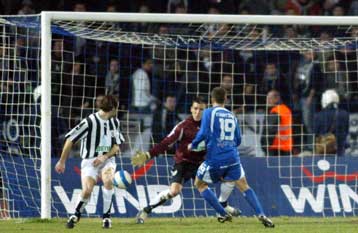 Τήρησε την παράδοση ο Ηρακλής, 1-0 τον ΠΑΟΚ με επεισόδια και αποβολές