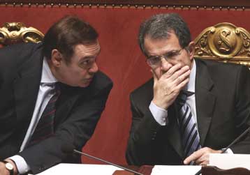 Απέσυρε την υποστήριξή του στην κυβέρνηση Πρόντι το κόμμα του Κλεμέντε Μαστέλα