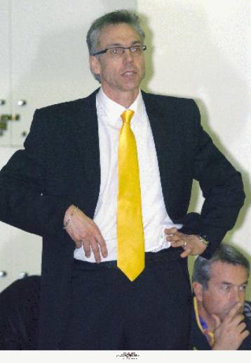 Ομαδικότητα και σκηρό παιχνίδι ζητά ο Χέρμπερτ κόντρα στην Εφές Πίλσεν