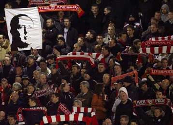 «Χ»αμένες Λίβερπουλ και Αστον Βίλα με συνθήματα κατά των Αμερικανών ιδιοκτητών