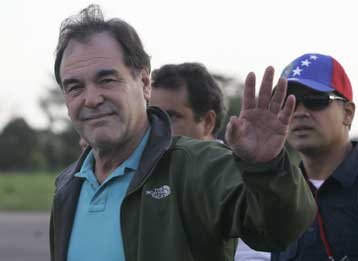 Ταινία για τον Τζορτζ Μπους ετοιμάζει ο Όλιβερ Στόουν